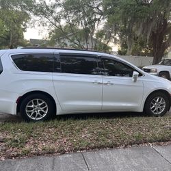 2022 Chrysler Pacifica
