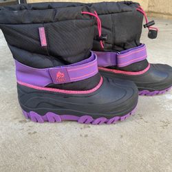 Girls Snow Boots Size 4
