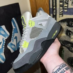 Jordan Retro 4 SE 95 Neon 