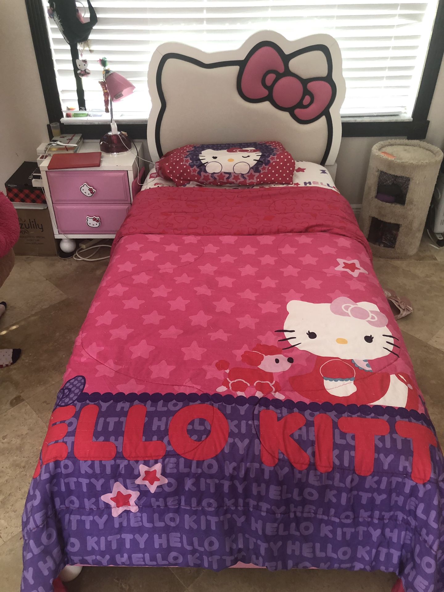 Hello Kitty Twin size Bedroom Set