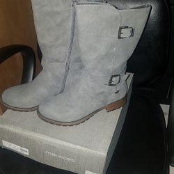 Grey boots