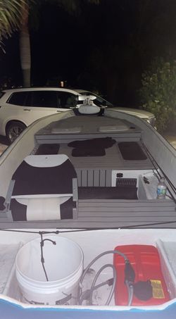 14 foot flats skiff fully rigged out.