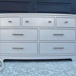Curved 7-Drawer Dresser | Modern Neutral Finish