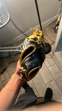 Baseball glove