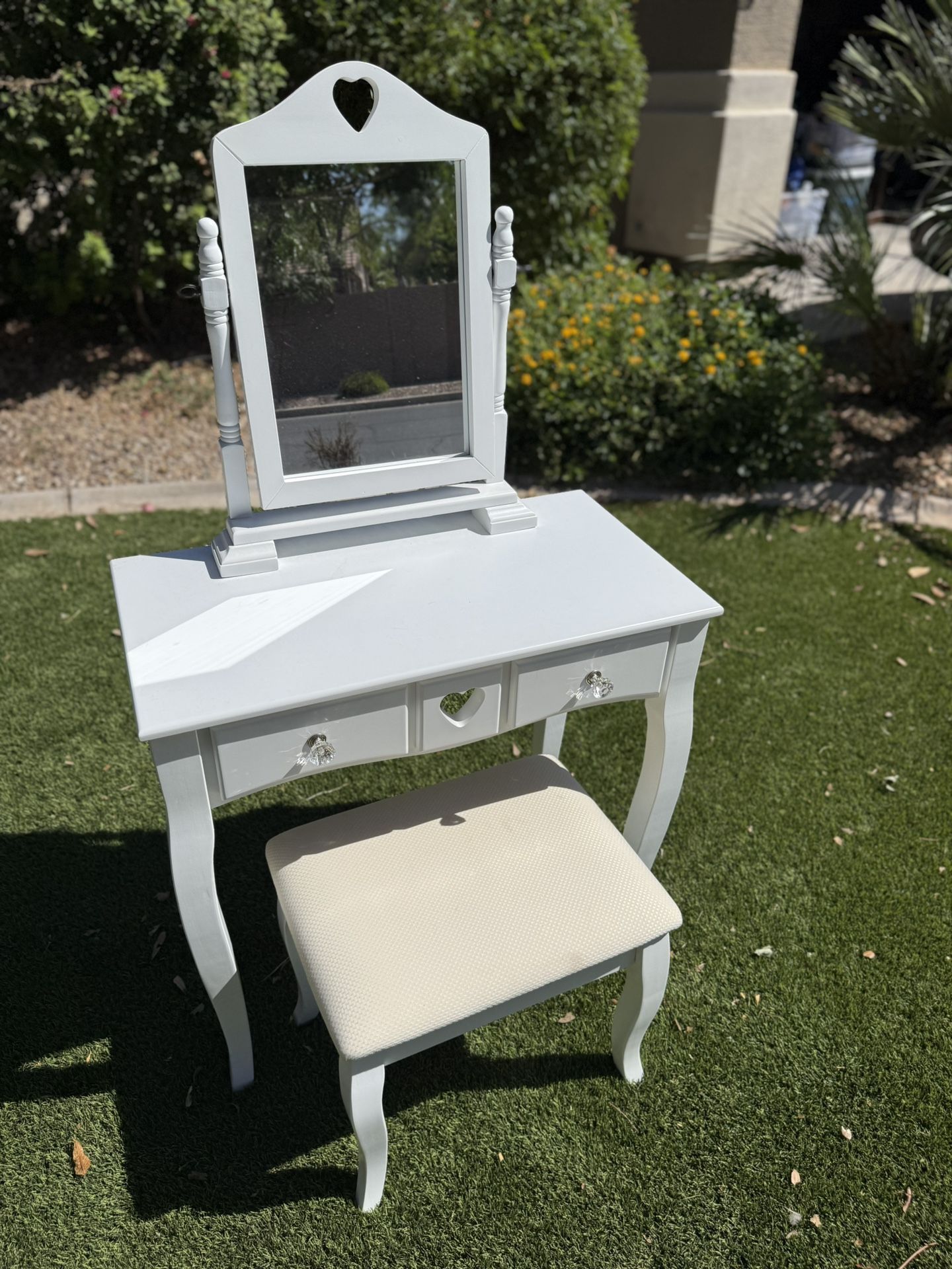 White Wood Vanity with Cushioned Stool