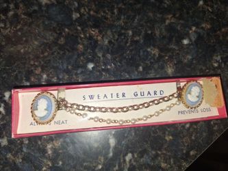 VTG Light BLUE CAMEO Sweater Guard