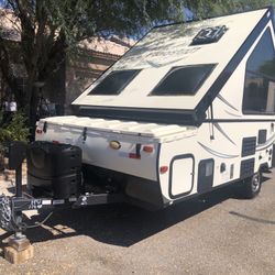 Awesome garage-kept, Easy Tow, Easy Setup Camper
