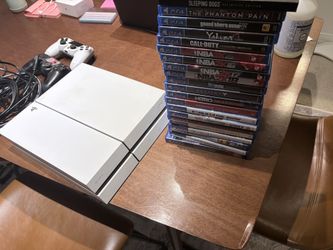 PS4 Console Bundle + 2 Controllers + 21 Games