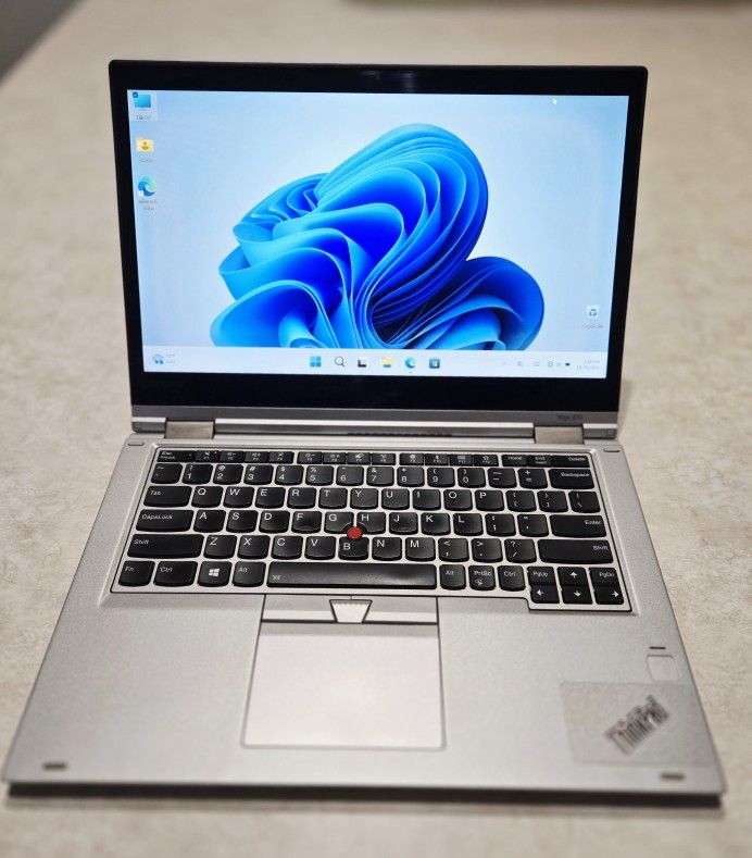 Lenovo Yoga 2 in 1 touchscreen table pc