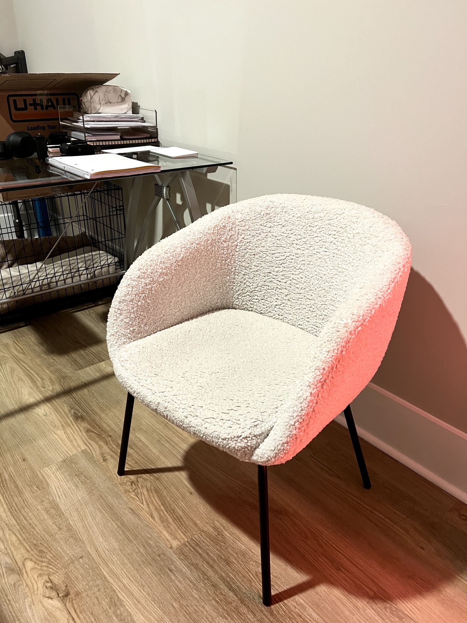 Teddy Sherpa Chair with wooden leg Faux