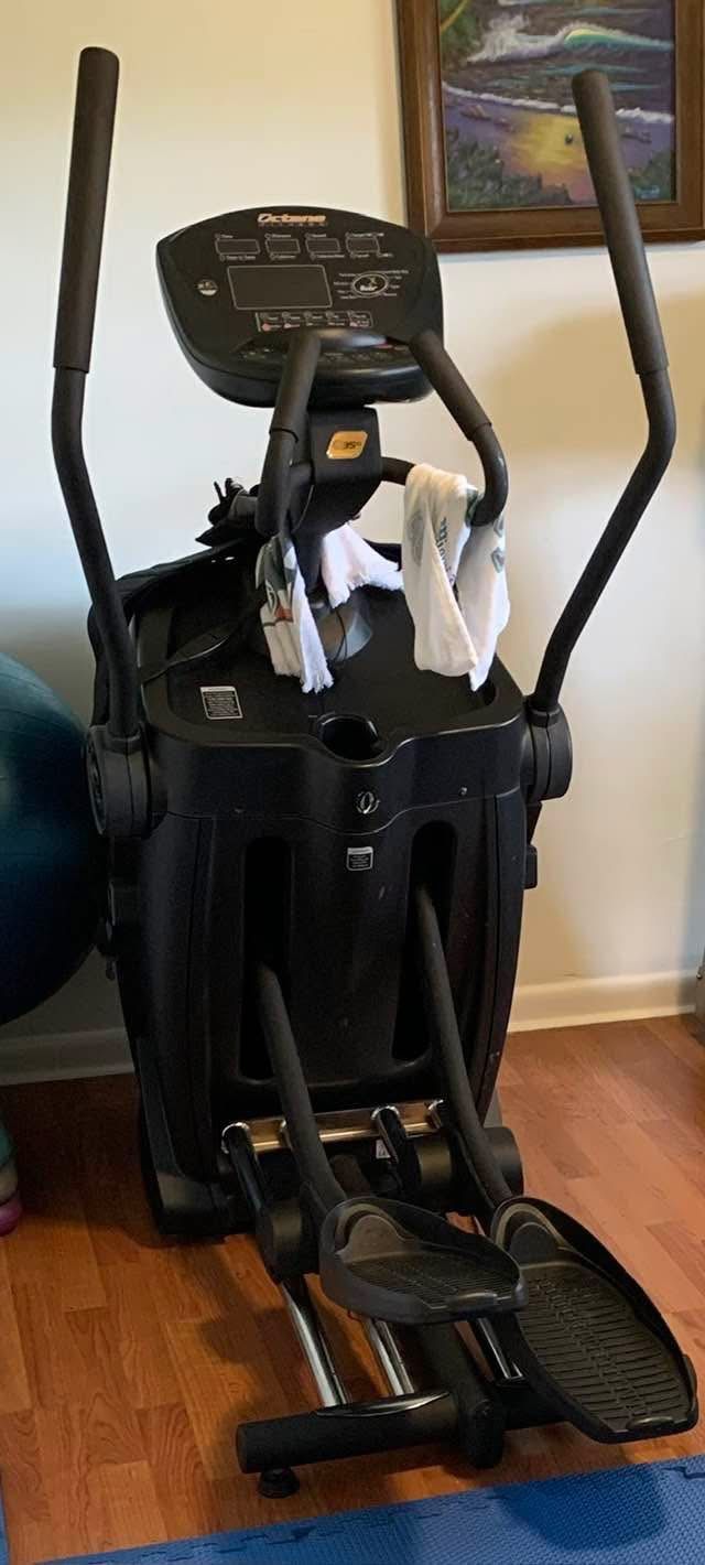 Octane Fitness Pro 35 Elliptical Cross Trainer