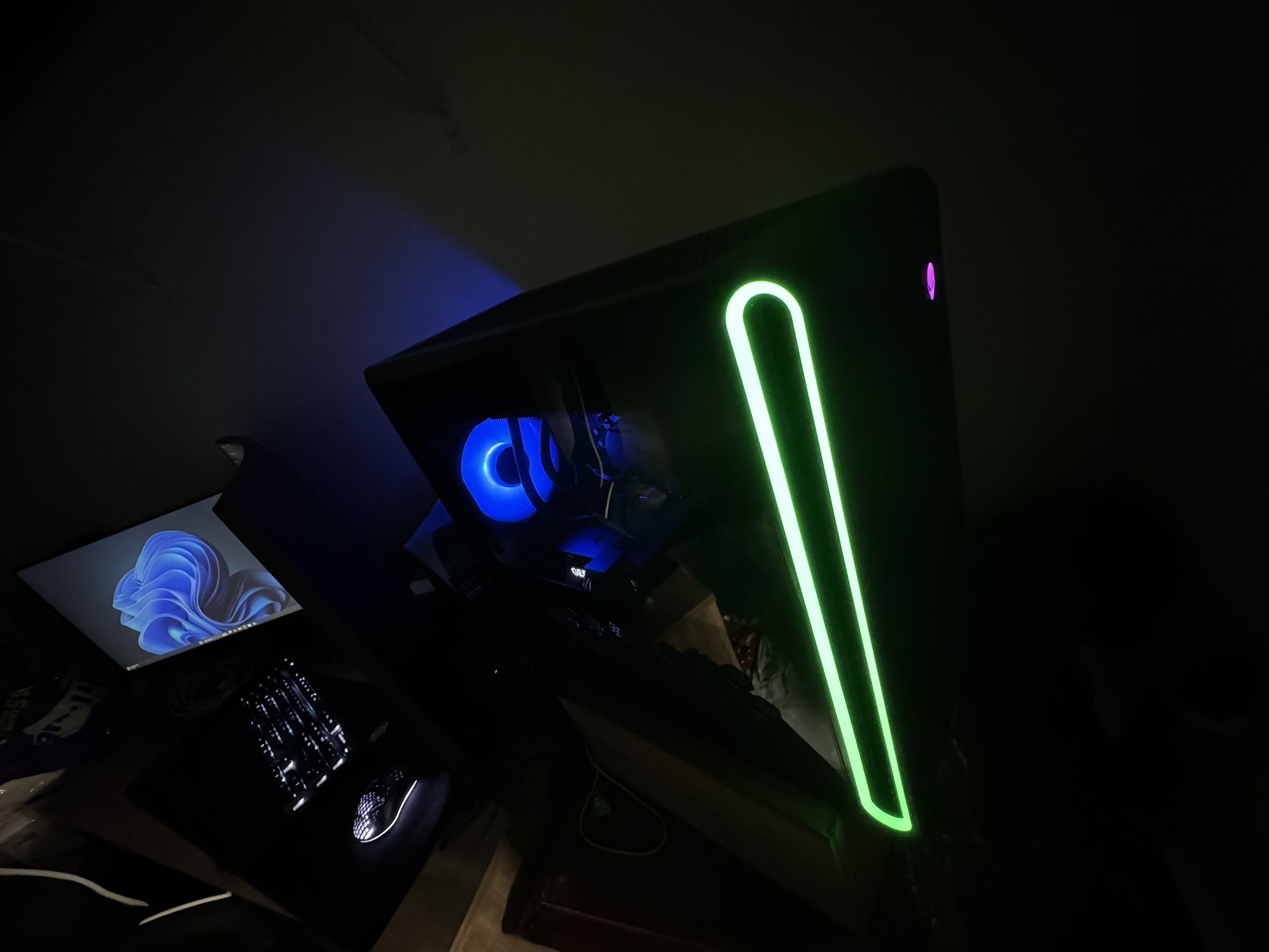 Alien Ware PC With Steelseries Keyboard And Mouse With MSI 32 Inch Curved