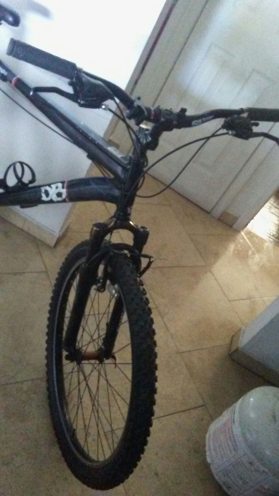 Diamondback response mountain bike in great condition only asking $150 or best offer