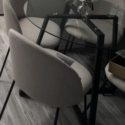 Glass Table 4 Chairs 