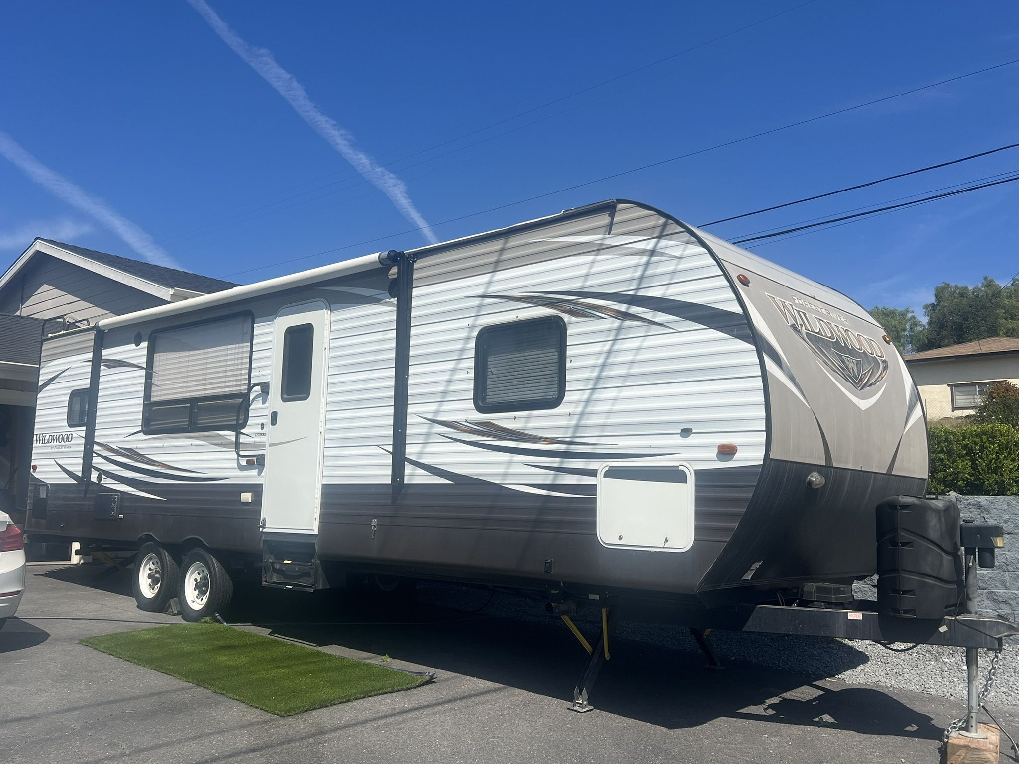 2017 Forest River 33 ft long Wildwood for Sale in Oceanside, CA - OfferUp
