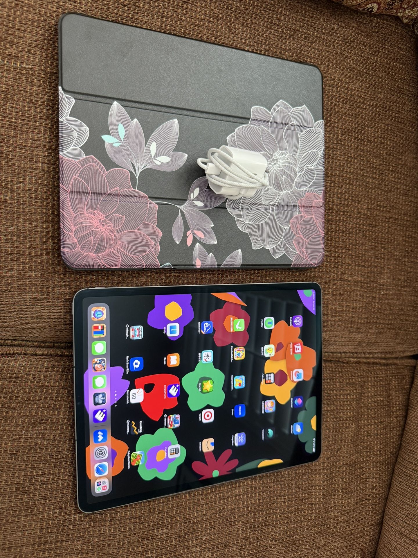 iPad Pro 12.9” M1 , 5th Generation 256gb WIFI + cellular 5G, Unlocked, Excellent