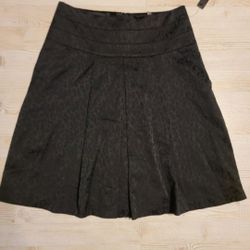 Tahari  Size 8 Womens Skirt 