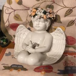 Beautiful Porcelain Queen Angel . 9 1/2 inches. Just So Cute 😇.