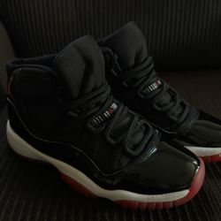 Jordan 11’s black/red