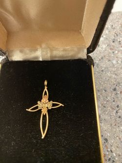 10k Tricolored Gold Cross