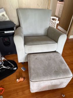 Gray Upholstered Rockingchair with Ottoman