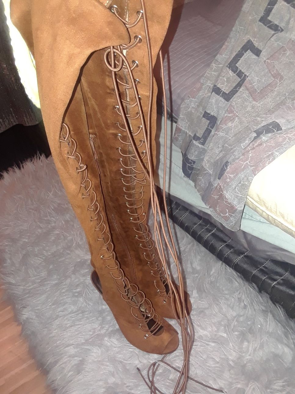 Hot...Thigh-high lace-up boot New