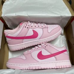 Nike Pink Sneakers 