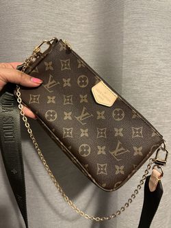 Authentic Louis Vuitton Nautical Toiletry On Chain 2023 for Sale in San  Diego, CA - OfferUp