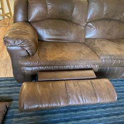 Reclining Leather Sofa_ Cherry Valley, CA