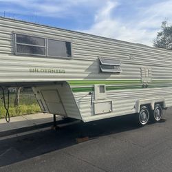 1980 Wilderness 5th Wheel