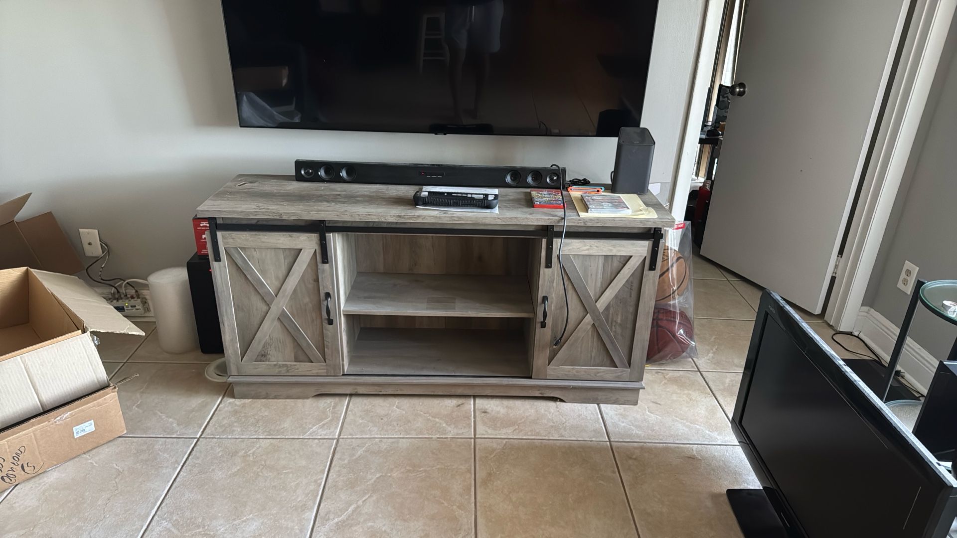 TV Stand 