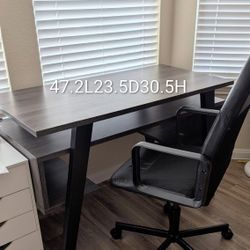 Modern office computer work table Gray desk with office chair height adjustable Great condition 