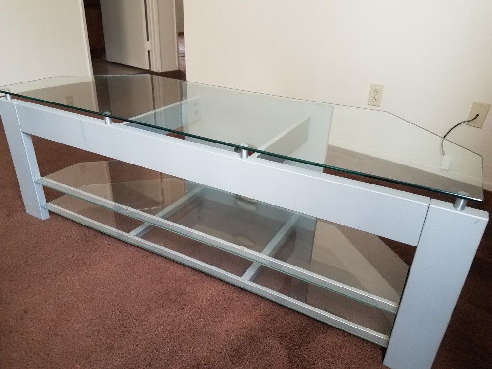 Entertainment Stand - Tech Craft PTV582