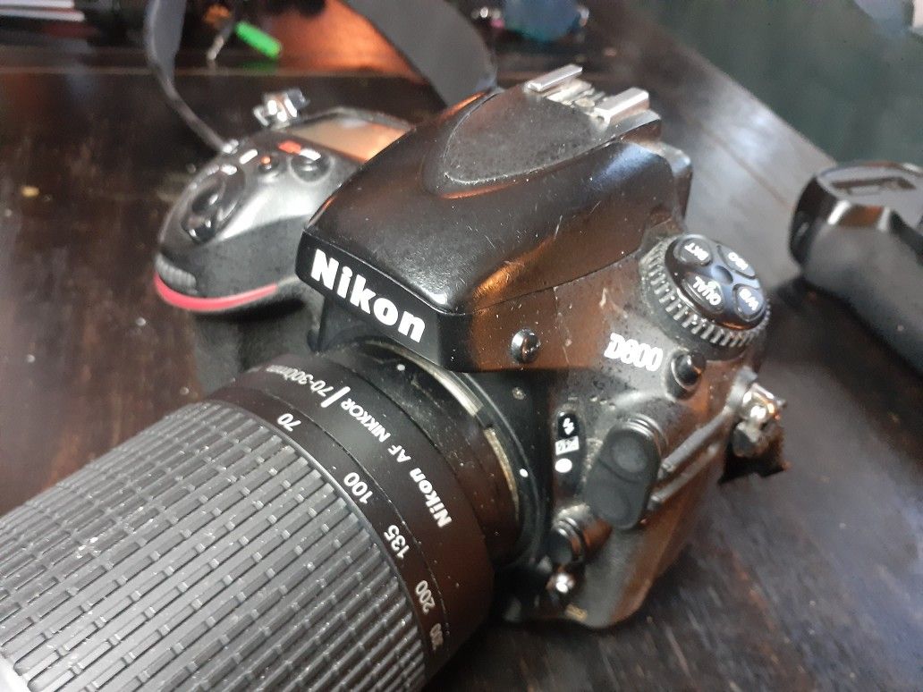 Nikon D800 with sideshutter and 2 lenses, will trade for drone