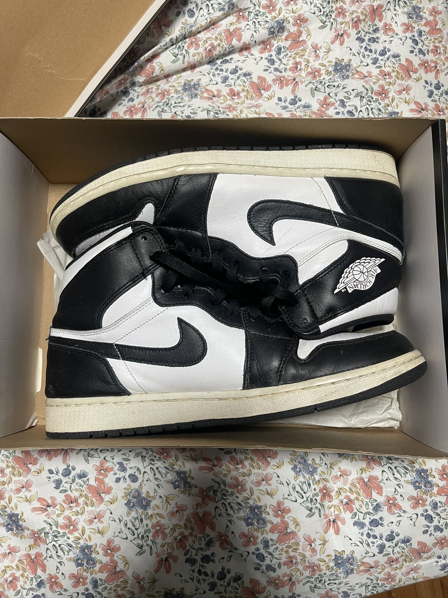 Black And White Jordan 1