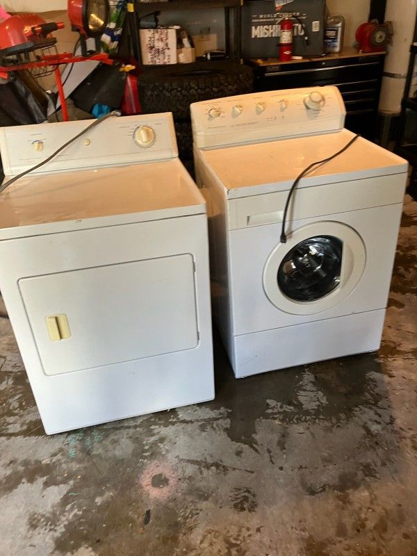 Frigidaire Washer/Dryer Set