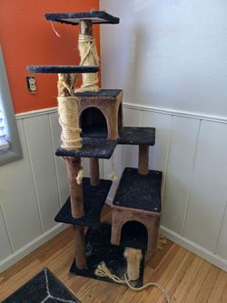FREE Cat Tree Scratch Post