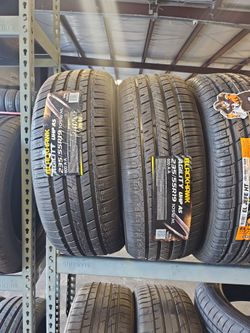 Blackhawk Agility UHP AS 235/55R19 Tires
