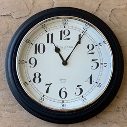 STERLING & NOBLE CLOCK COMPANY #9 QUARTZ  WALL CLOCK 12" ROUND LARGE NUMBER FACE