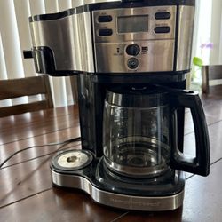 Hamilton Beach 2-Way Coffee Maker – Single Cup or Full Pot – Works Great ☕️