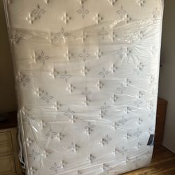 Brand New Mattress (barely used)