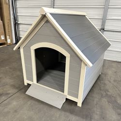 Outdoor Plastic 40.7" Large HDPS Dog House Red Dog Crate 