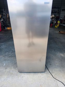 7.1 cubic foot Vissani fridge or freezer