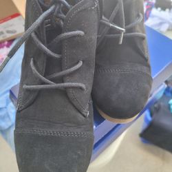 Girls Shoes Size 12, 1, 2