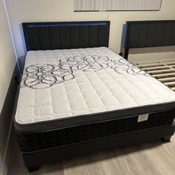 Queen Size Mattress Pillow Top 12” Thick.     Brand New Mattress.    All Sizes Available.    ☎️📞call Or Tex 📲📱 (213)7137489