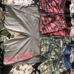 S - Nike Yoga Pants 