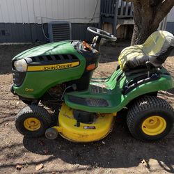 John Deere D110 Riding Lawn Mower