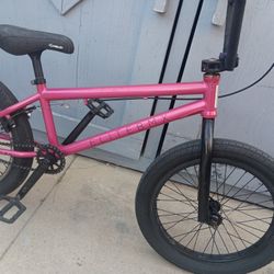 BMX.     ELITE.        20"tires 