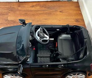 Mercedes-Benz GLAElectric Car: for kids