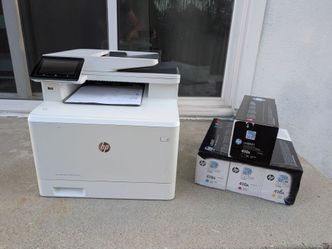 HP color laser printer w/ toner